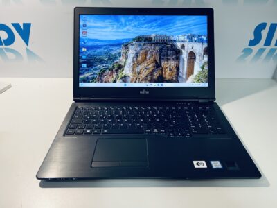 Fujitsu Lifebook U758 15,6"  16 GB 15,6" i5 8250U 512 GB SSD Gebrauchtgerät